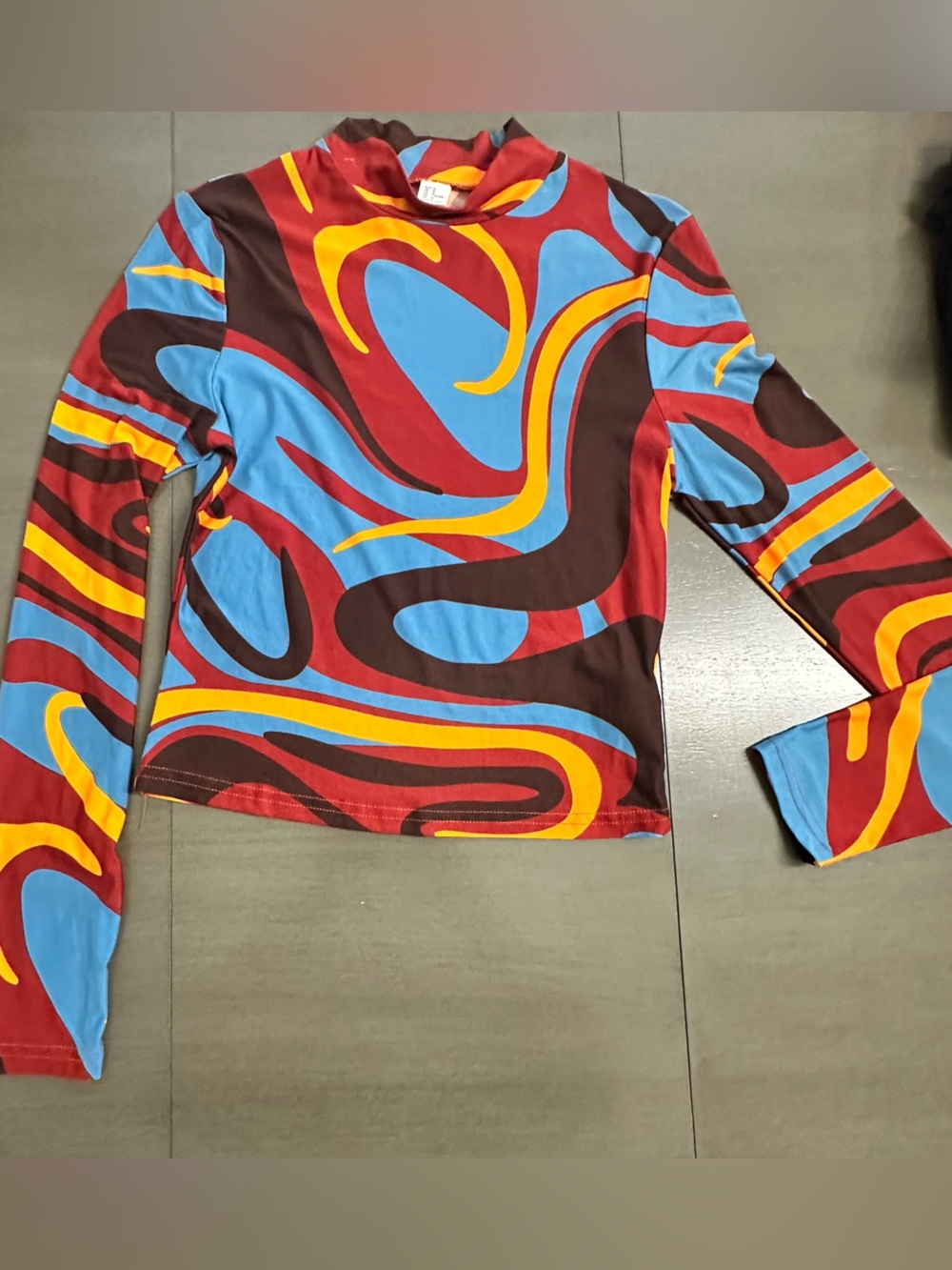 Women’s Long Sleeve Abstract Swirl Print Shirt - Multicolor